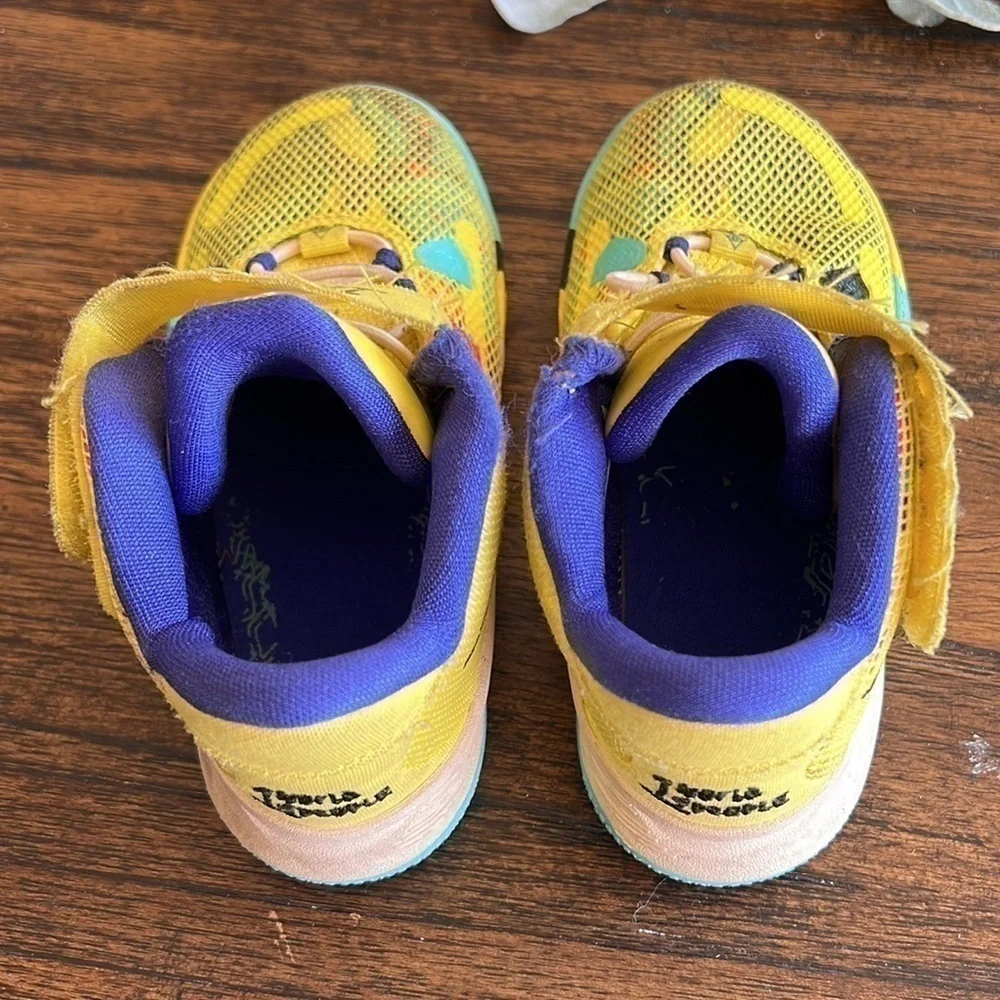 Nike Kyrie 7 "Yellow Strike/Green Abyss/Bright Crimson/Black" Toddler size 10 - Picture 11 of 12